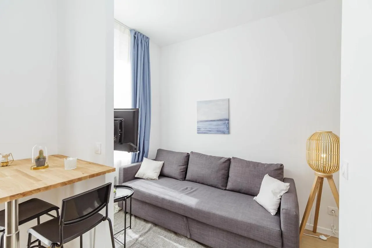 Nice 23 M Bright And Renovated Courtyard Side location