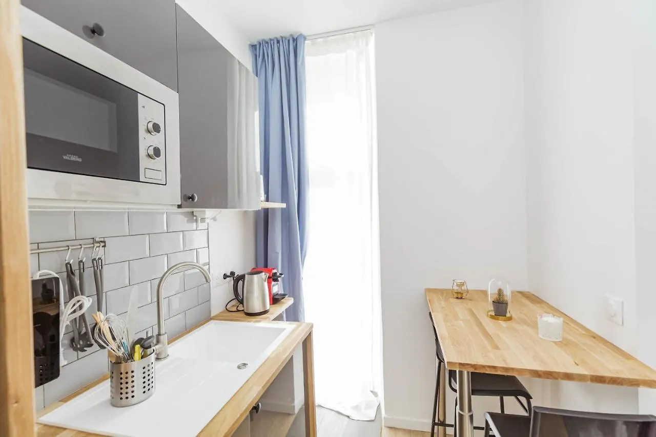 Nice 23 M Bright And Renovated Courtyard Side Paris 0*,  France
