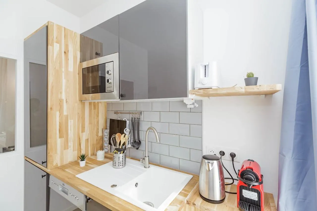 Apartment Nice 23 M Bright And Renovated Courtyard Side Paris France